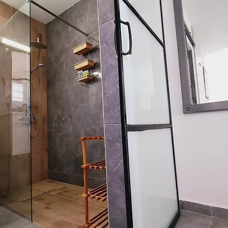 Appartement Nissi Avenue 3